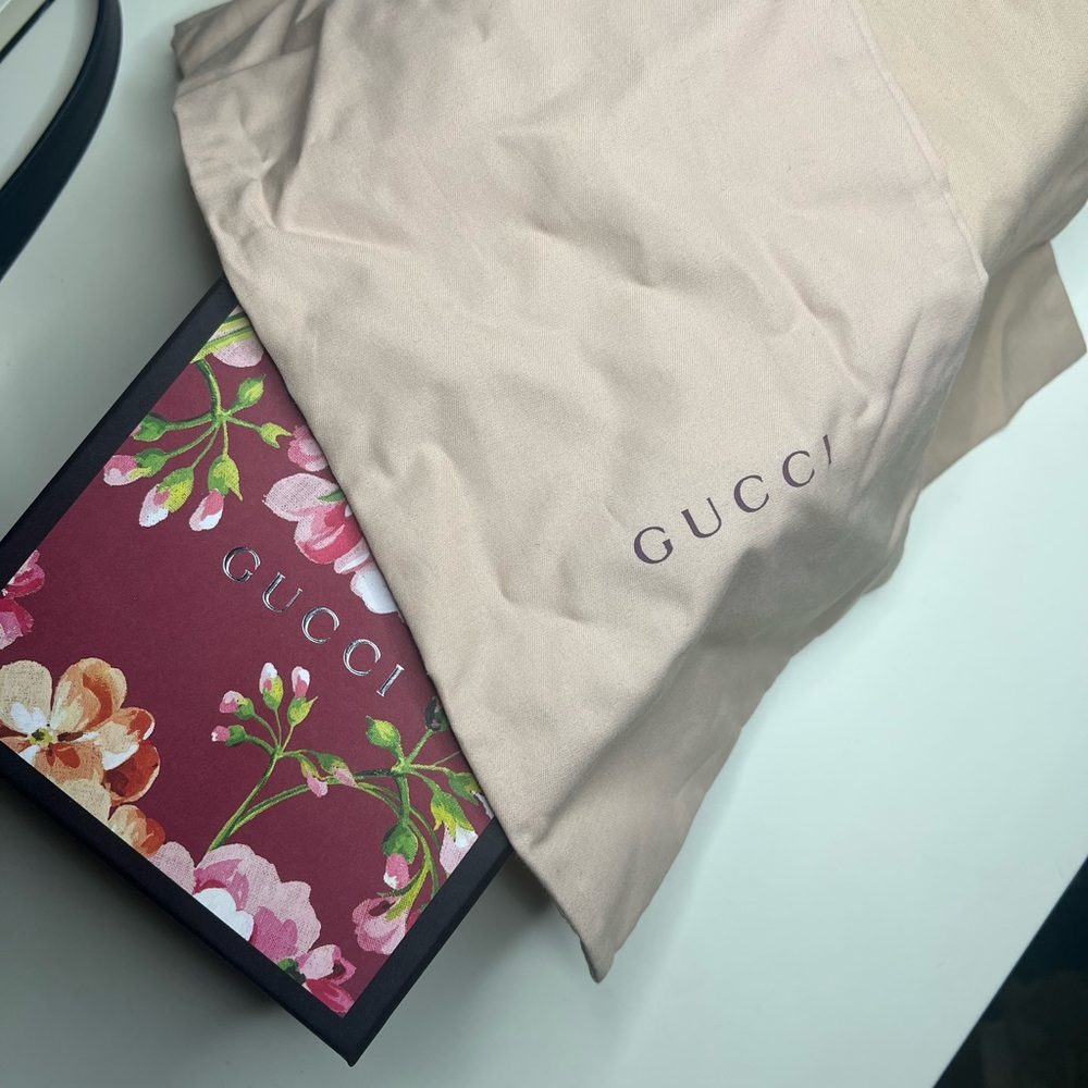 Gucci box